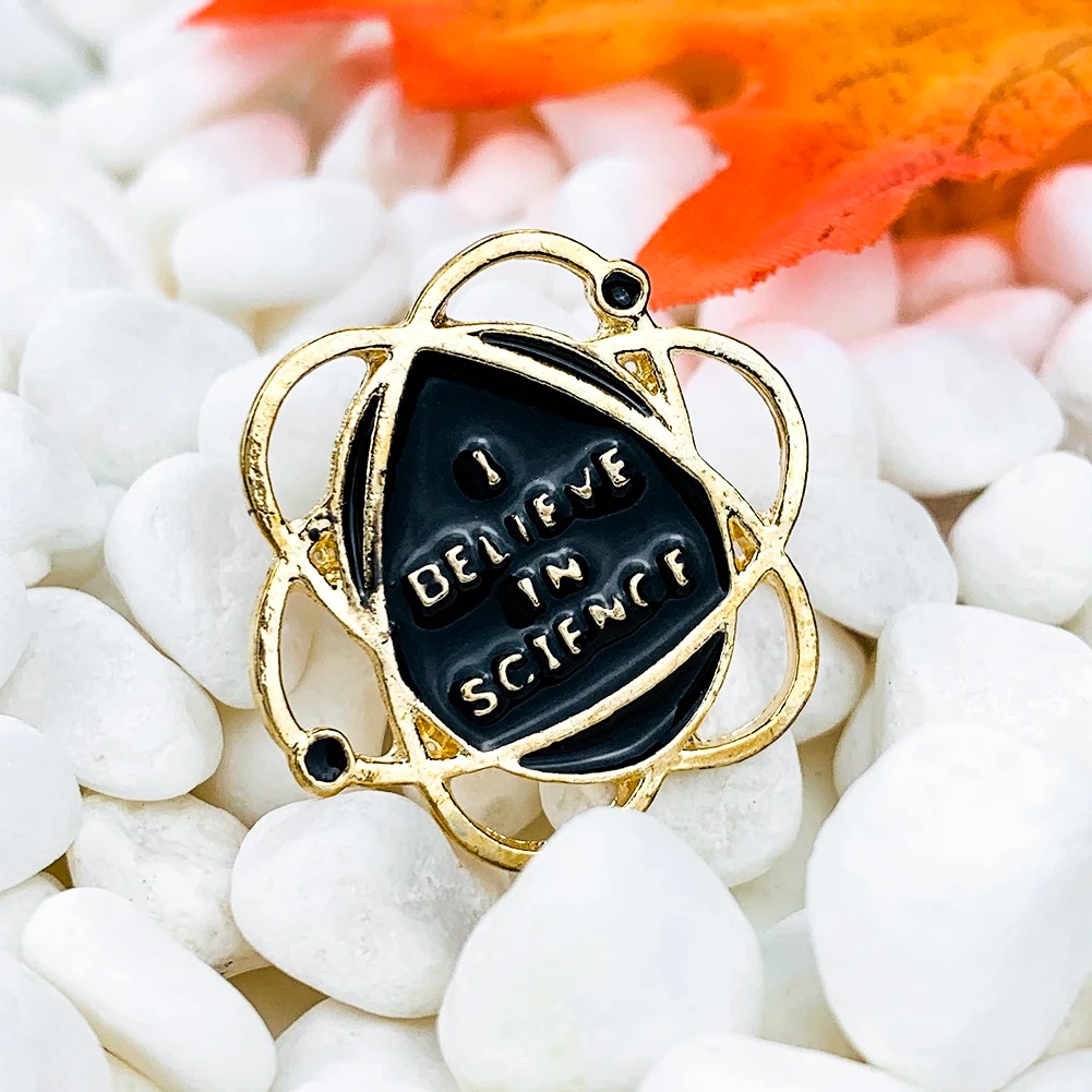 Science Themed Atom Brooch Hun - Science Hunter reseña y precio