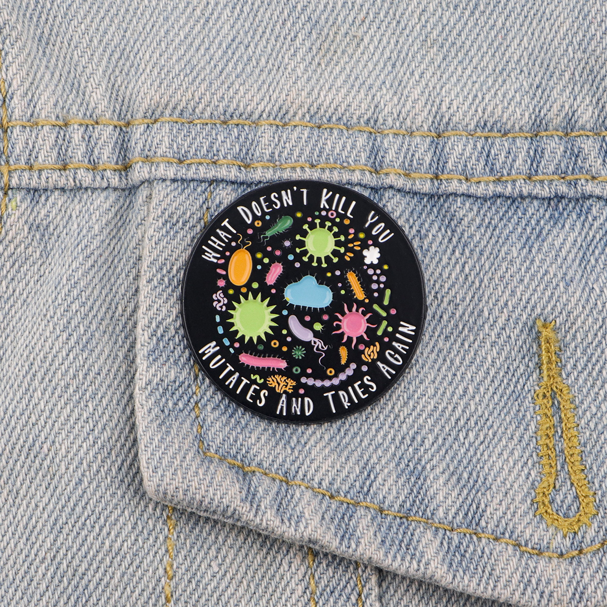 Bacterial Enamel Pin Nurse Doc - Science Toys reseña y precio